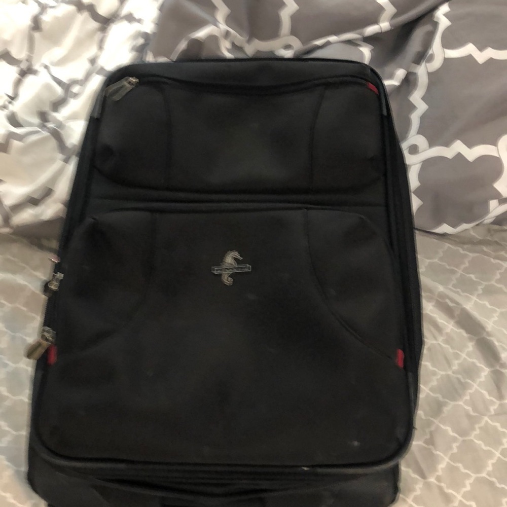 Black Atlantic Rolling Suitcase